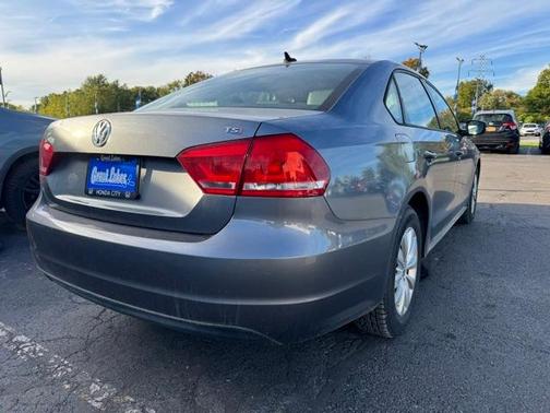 2014 Volkswagen Passat 1.8T Auto Wolfsburg Ed