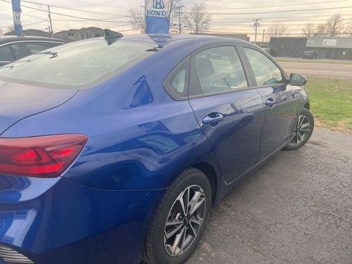 Deep Sea Blue 2023 Kia Forte LXS