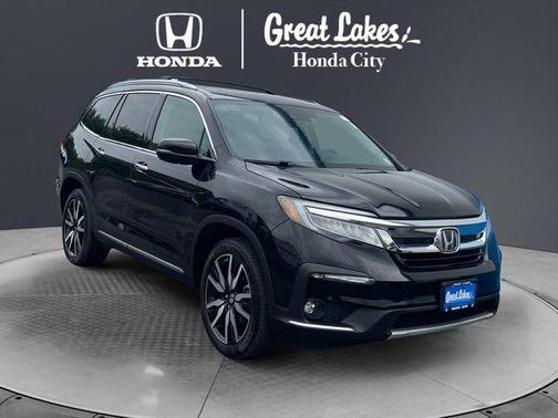 Crystal Black Pearl 2019 Honda Pilot Touring 8-Passenger