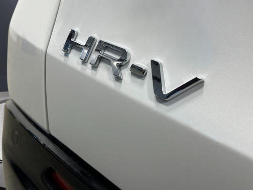 Platinum White Pearl 2027 Honda HR-V EX-L