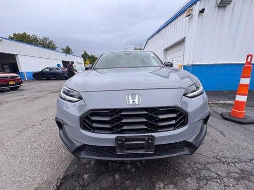 Urban Gray Pearl 2024 Honda HR-V Sport