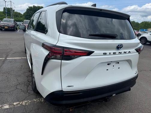2022 Toyota Sienna XLE
