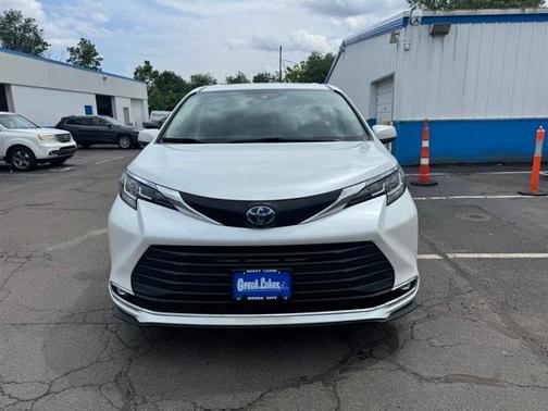 2022 Toyota Sienna XLE