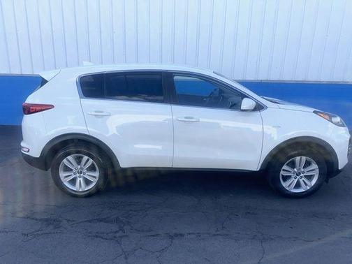 Clear White 2017 Kia Sportage LX