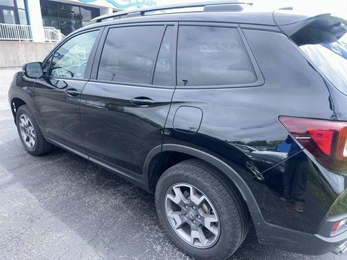 Crystal Black Pearl 2023 Honda Passport TrailSport