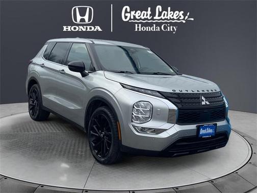 2022 Mitsubishi Outlander SE