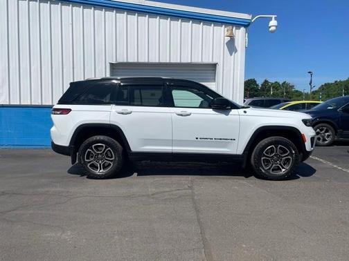 2023 Jeep Grand Cherokee 4xe Trailhawk