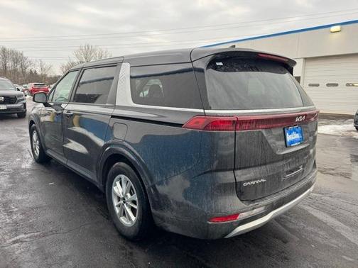 2024 Kia Carnival LX