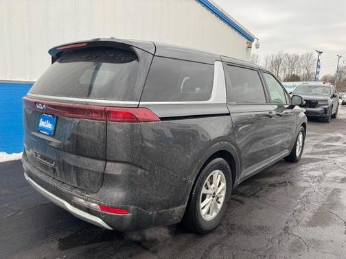 2024 Kia Carnival LX