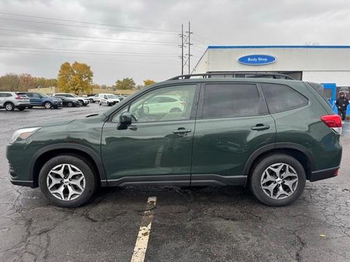 2024 Subaru Forester Premium