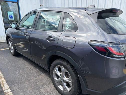 Modern Steel Metallic 2023 Honda HR-V LX