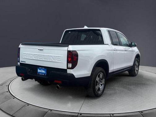 Platinum White Pearl 2024 Honda Ridgeline RTL