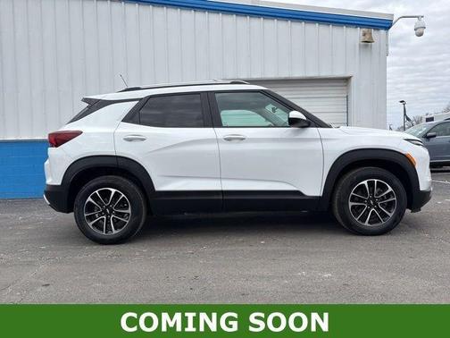 Summit White 2025 Chevrolet Trailblazer LT