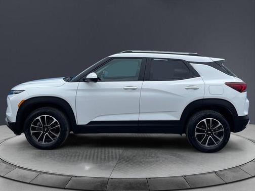 Summit White 2025 Chevrolet Trailblazer LT