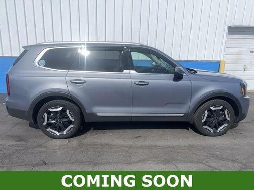 Everlasting Silver 2024 Kia Telluride S