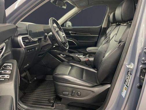 Everlasting Silver 2024 Kia Telluride S