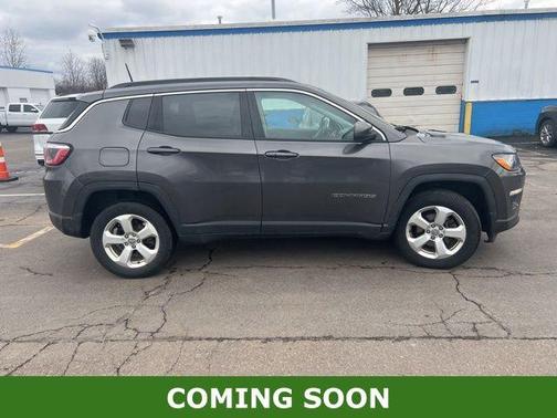 Granite Crystal Clearcoat Metallic 2018 Jeep Compass Latitude