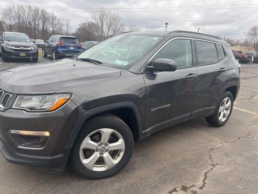 Granite Crystal Clearcoat Metallic 2018 Jeep Compass Latitude