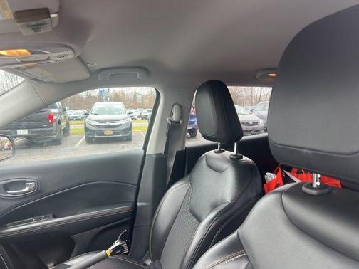 Granite Crystal Clearcoat Metallic 2018 Jeep Compass Latitude