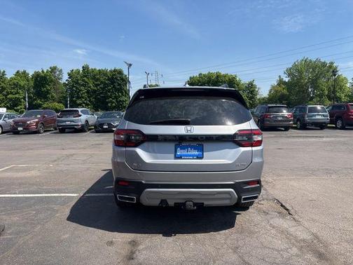 Silver 2023 Honda Pilot Elite