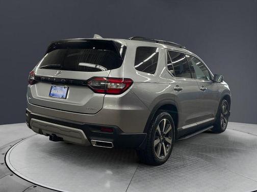 Lunar Silver Metallic 2023 Honda Pilot Elite