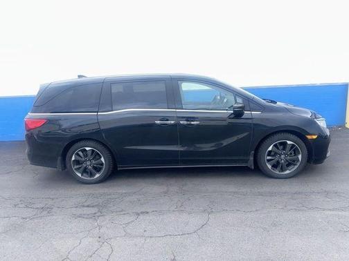 Crystal Black Pearl 2023 Honda Odyssey Elite
