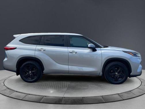 Celestial Silver Metallic 2023 Toyota Highlander LE