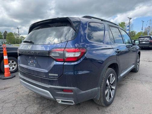 Obsidian Blue Pearl 2025 Honda Pilot Touring
