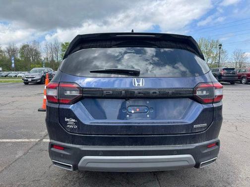 Obsidian Blue Pearl 2025 Honda Pilot Touring