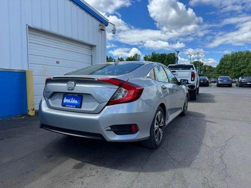 Lunar Silver Metallic 2017 Honda Civic EX-T