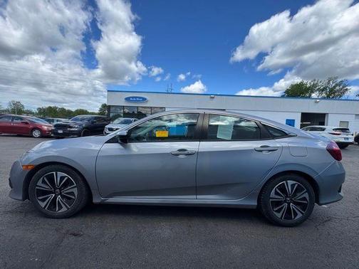 Lunar Silver Metallic 2017 Honda Civic EX-T