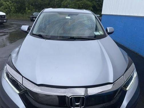 Lunar Silver Metallic 2021 Honda HR-V LX