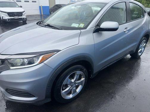 Lunar Silver Metallic 2021 Honda HR-V LX