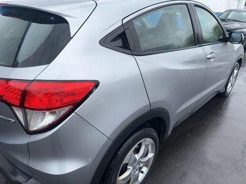 Lunar Silver Metallic 2021 Honda HR-V LX