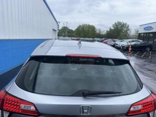 Lunar Silver Metallic 2021 Honda HR-V LX