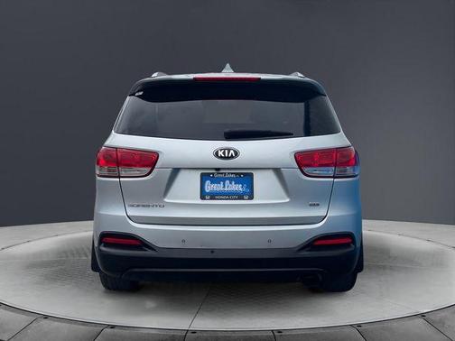 Sparkling Silver 2018 Kia Sorento LX