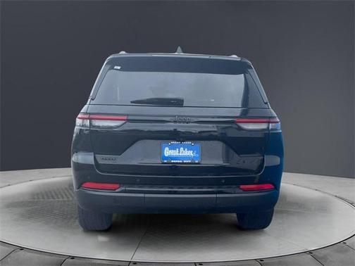 2022 Jeep Grand Cherokee Altitude