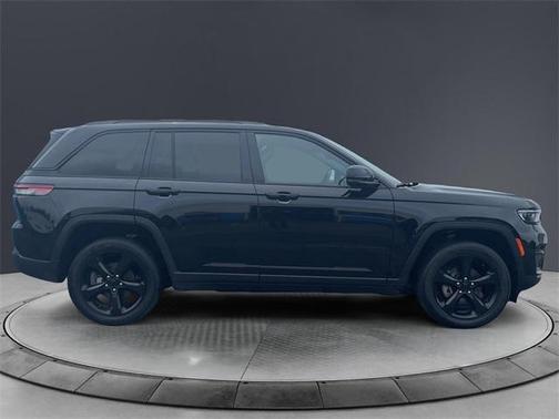 2022 Jeep Grand Cherokee Altitude