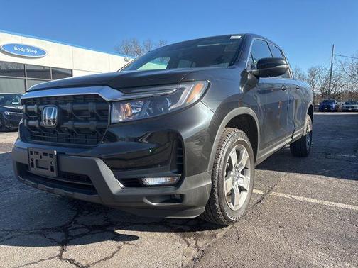 Crystal Black Pearl 2025 Honda Ridgeline RTL