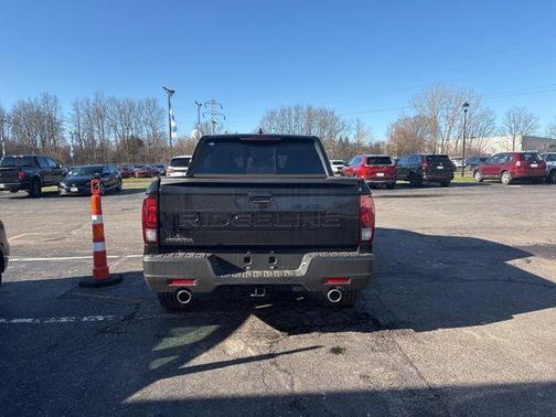 Crystal Black Pearl 2025 Honda Ridgeline RTL