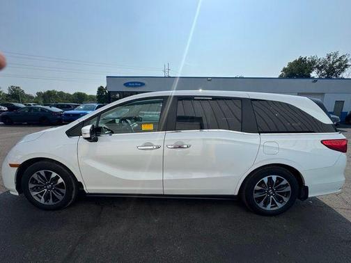 Platinum White Pearl 2024 Honda Odyssey EX-L