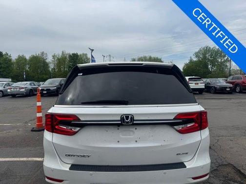 Platinum White Pearl 2024 Honda Odyssey Elite