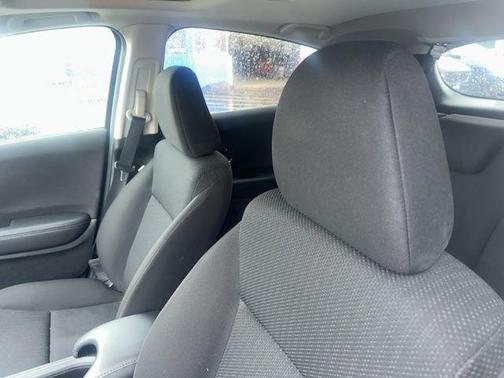 Green 2018 Honda HR-V EX