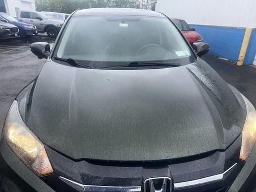 Green 2018 Honda HR-V EX