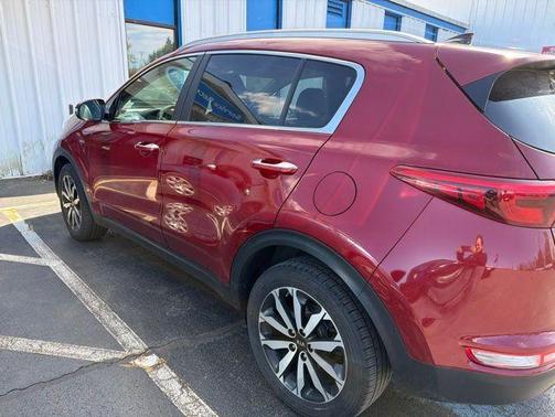 Hyper Red 2017 Kia Sportage EX