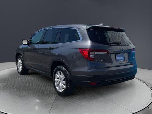 Modern Steel Metallic 2019 Honda Pilot LX