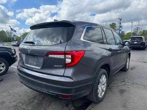 Modern Steel Metallic 2019 Honda Pilot LX