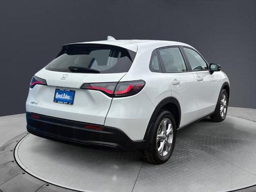 Platinum White Pearl 2024 Honda HR-V LX