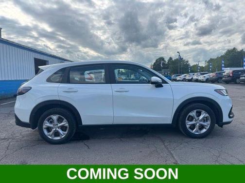 Platinum White Pearl 2024 Honda HR-V LX