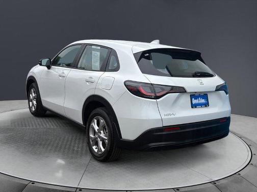 Platinum White Pearl 2024 Honda HR-V LX